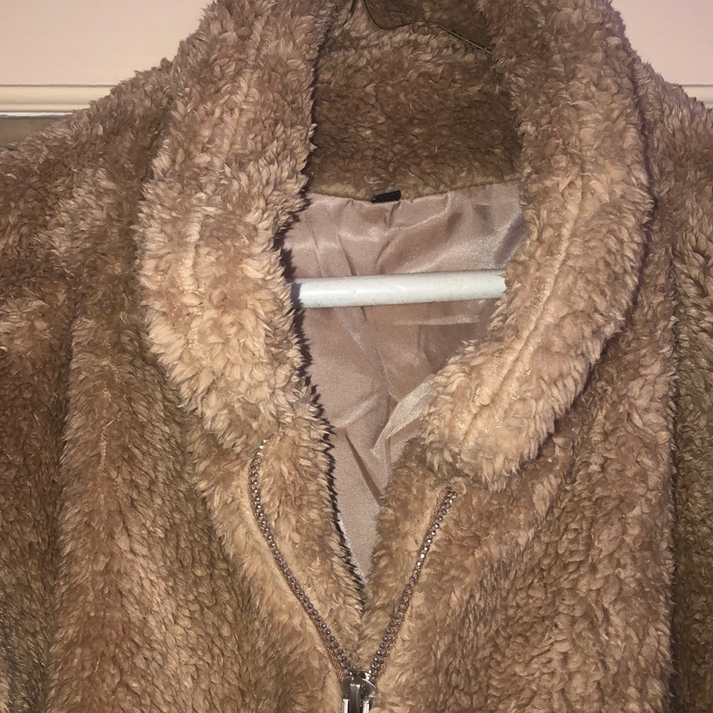 Teddy Jacket 🤎🧸 - Picture 4 of 5